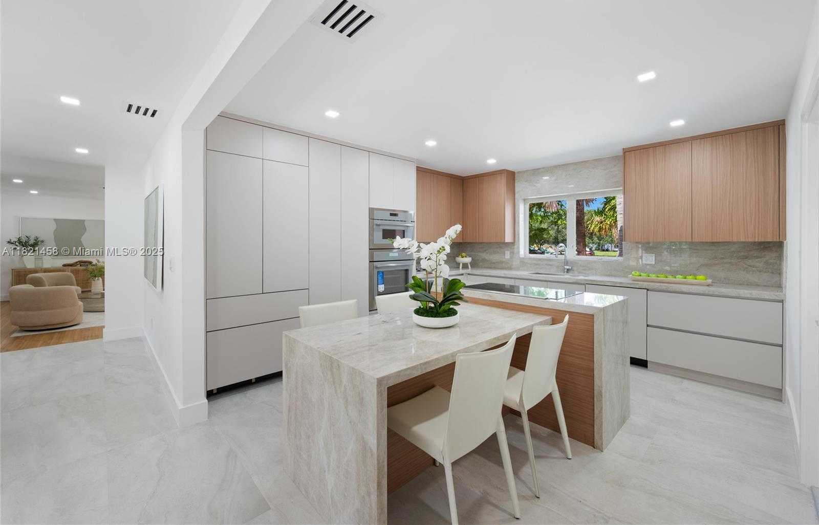 Small Image of 5211 GRANADA BLVD, Coral Gables Number 4