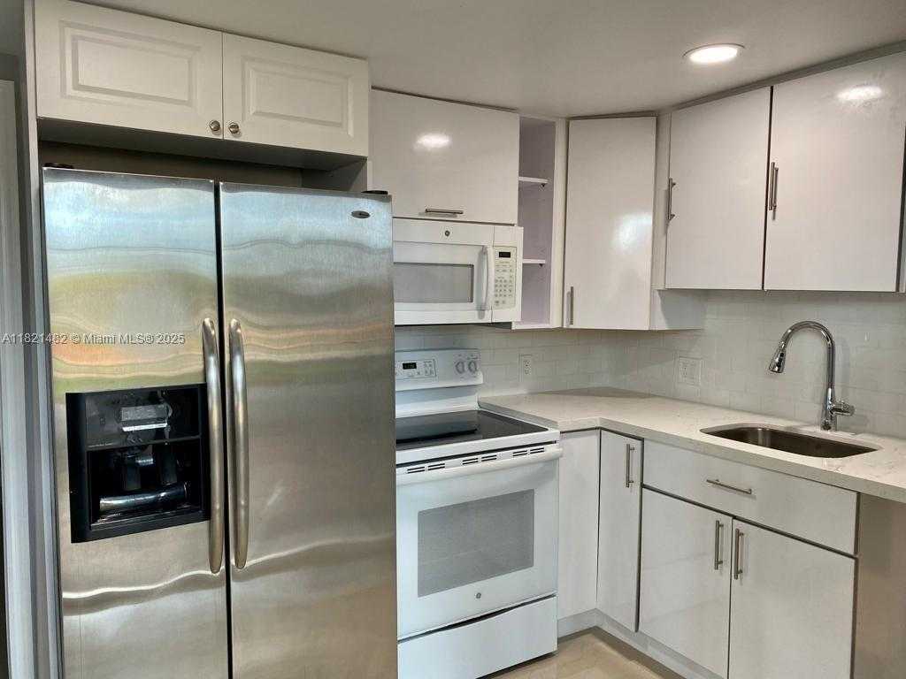 Small Image of 345 NORTH EAST 168TH ST, North Miami Beach Number 11