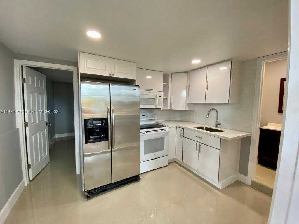 Small Image of 345 NORTH EAST 168TH ST, North Miami Beach Number 12