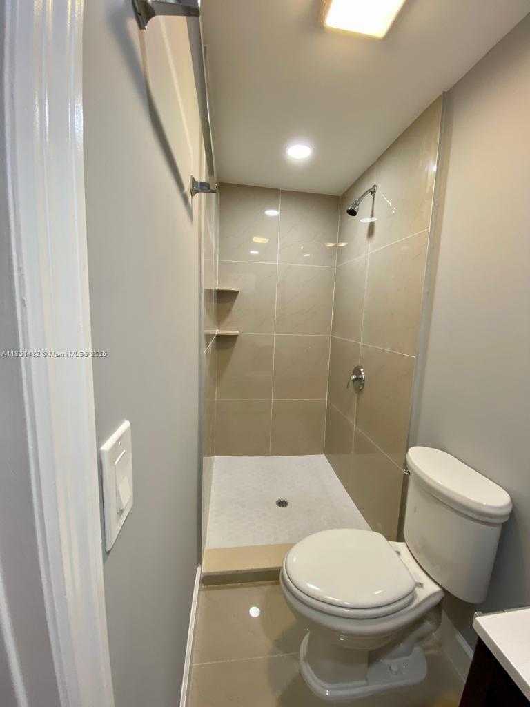 Small Image of 345 NORTH EAST 168TH ST, North Miami Beach Number 14