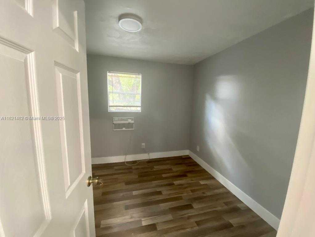 Small Image of 345 NORTH EAST 168TH ST, North Miami Beach Number 2