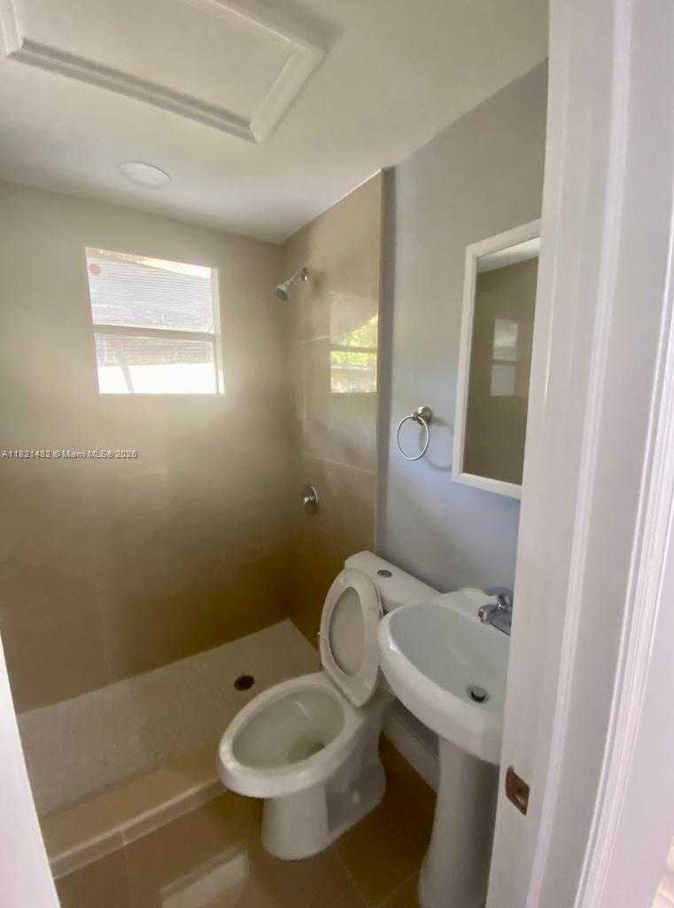 Small Image of 345 NORTH EAST 168TH ST, North Miami Beach Number 5