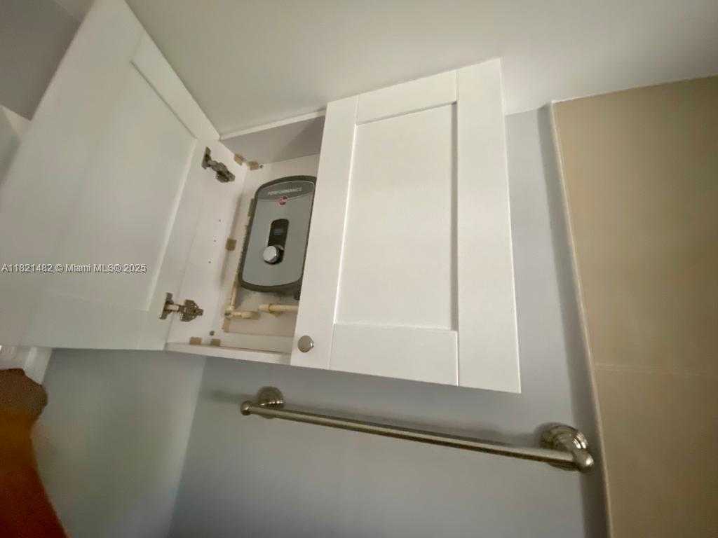 Small Image of 345 NORTH EAST 168TH ST, North Miami Beach Number 7
