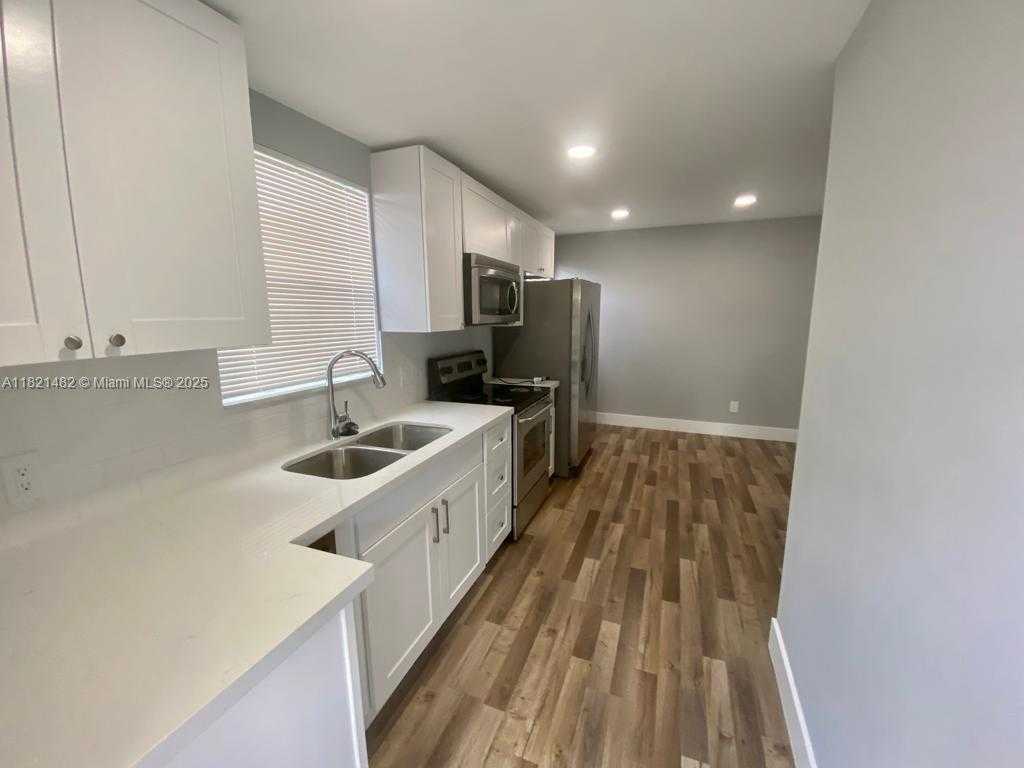Small Image of 345 NORTH EAST 168TH ST, North Miami Beach Number 9