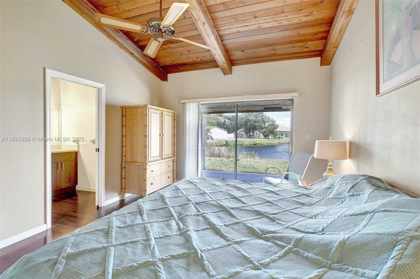 Small Image of 1600 SOUTH WEST 72ND AVE, Plantation Number 32