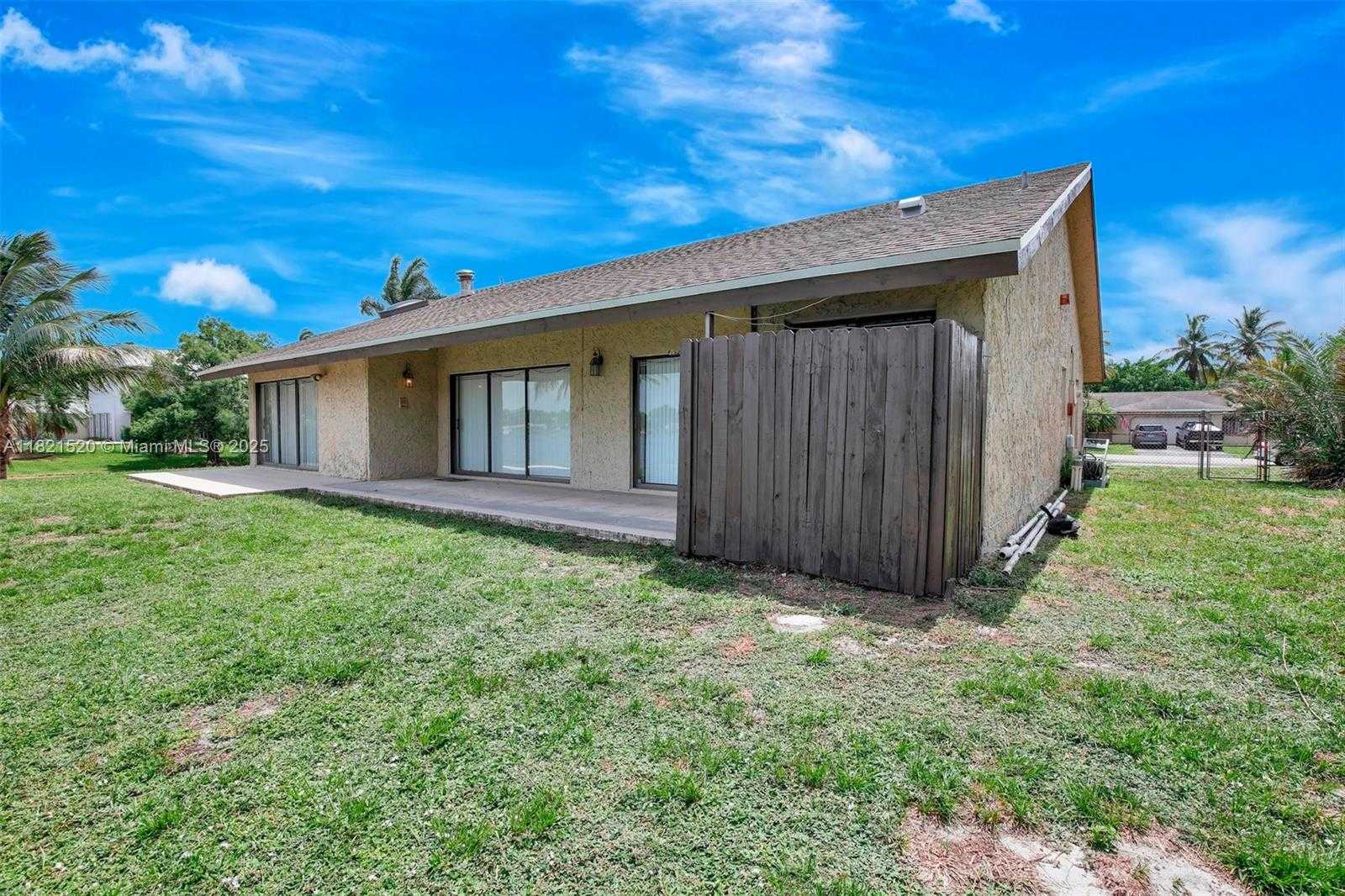 Small Image of 1600 SOUTH WEST 72ND AVE, Plantation Number 39
