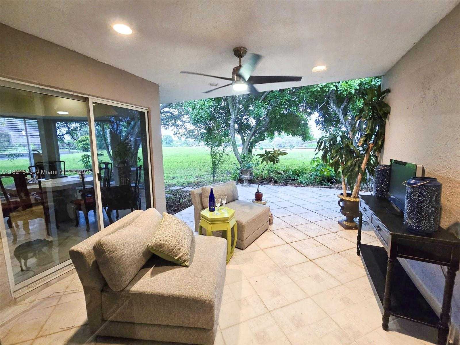 Small Image of 5706 WHITE HICKORY CIR, Tamarac Number 14
