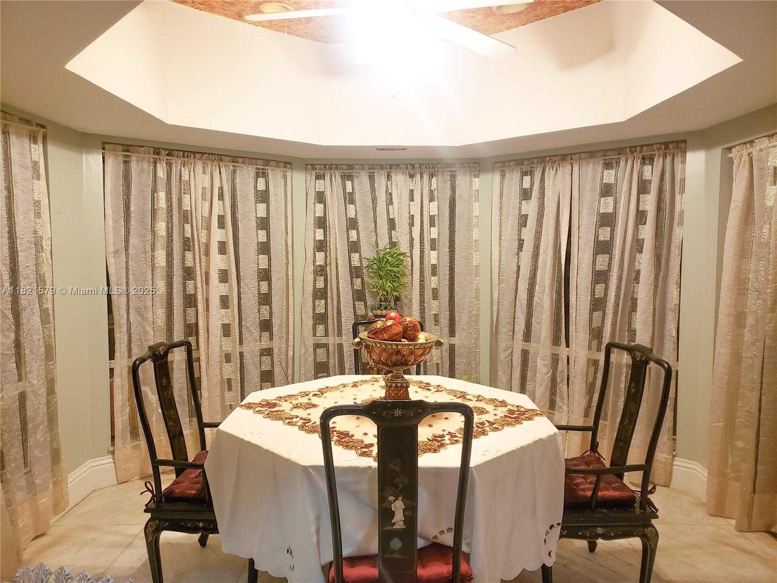 Small Image of 5706 WHITE HICKORY CIR, Tamarac Number 35