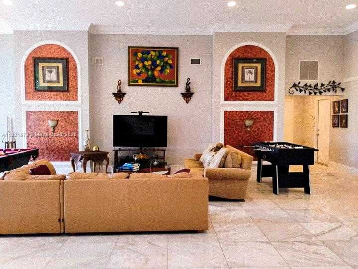 Small Image of 5706 WHITE HICKORY CIR, Tamarac Number 4