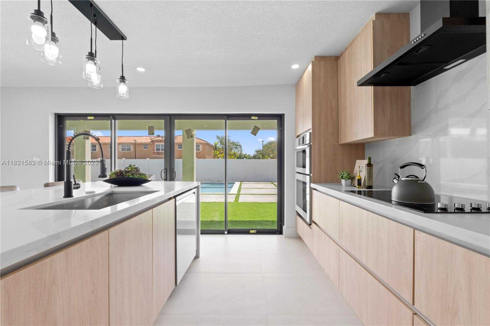 Small Image of 3002 SOUTH WEST 151ST CT, Miami Number 10