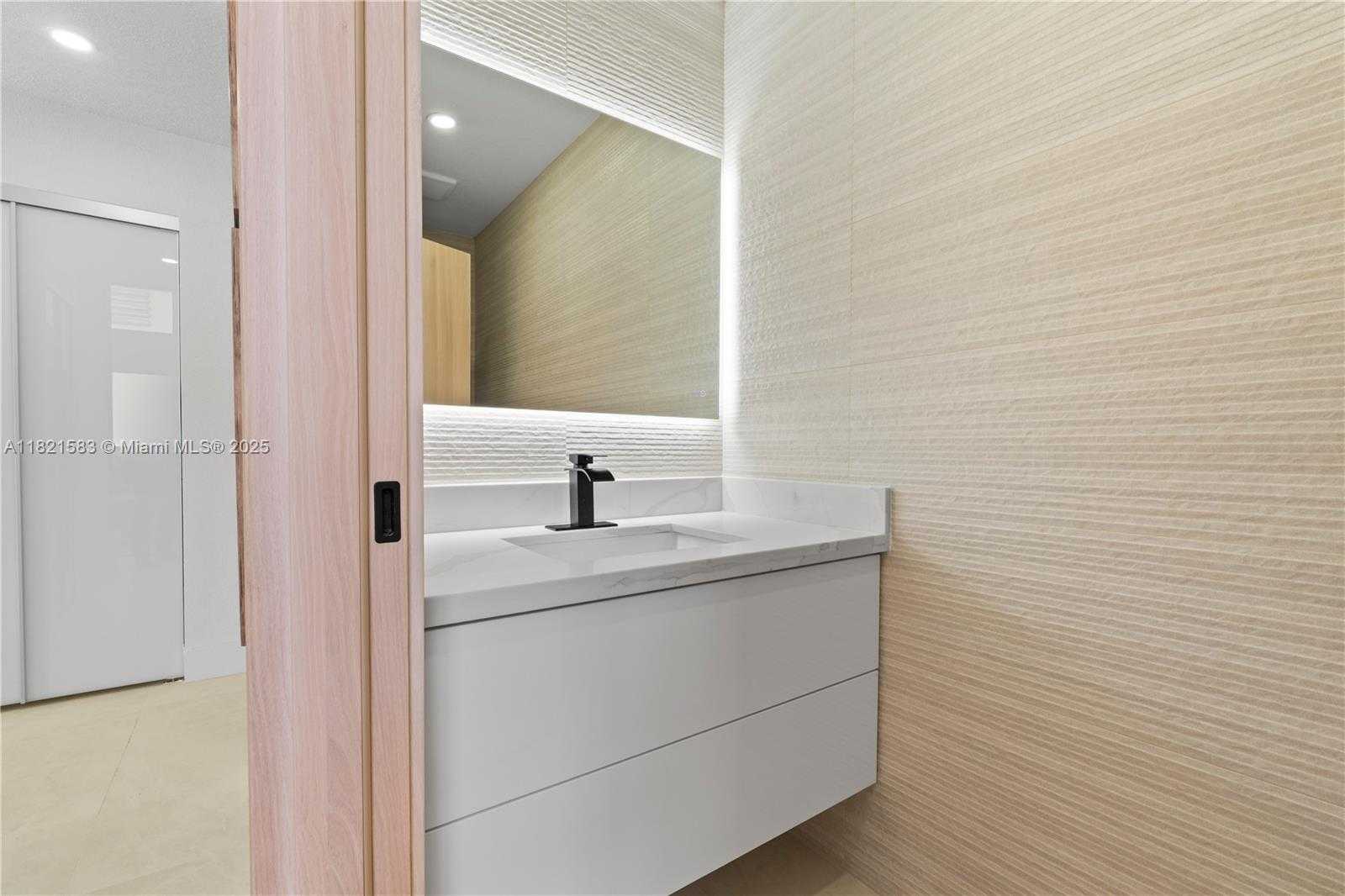 Small Image of 3002 SOUTH WEST 151ST CT, Miami Number 25