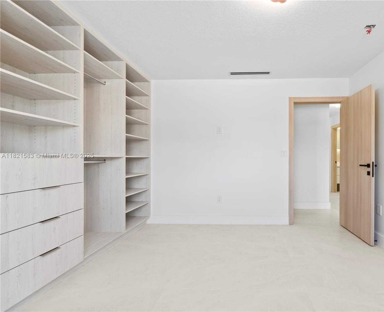 Small Image of 3002 SOUTH WEST 151ST CT, Miami Number 31
