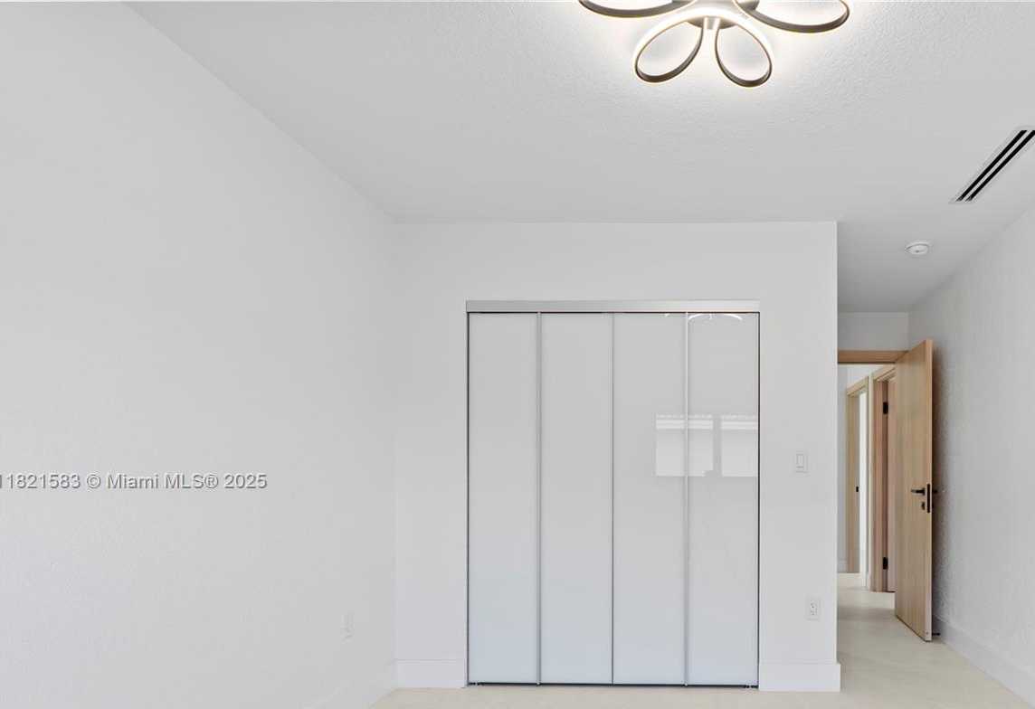 Small Image of 3002 SOUTH WEST 151ST CT, Miami Number 34