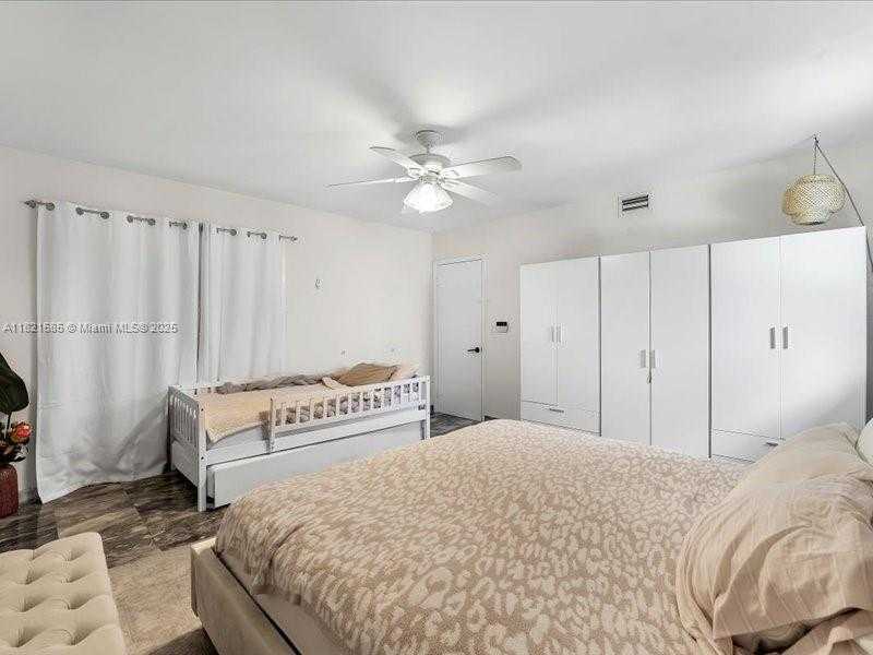 Small Image of 1870 NORTH EAST 208TH TER, Miami Number 15