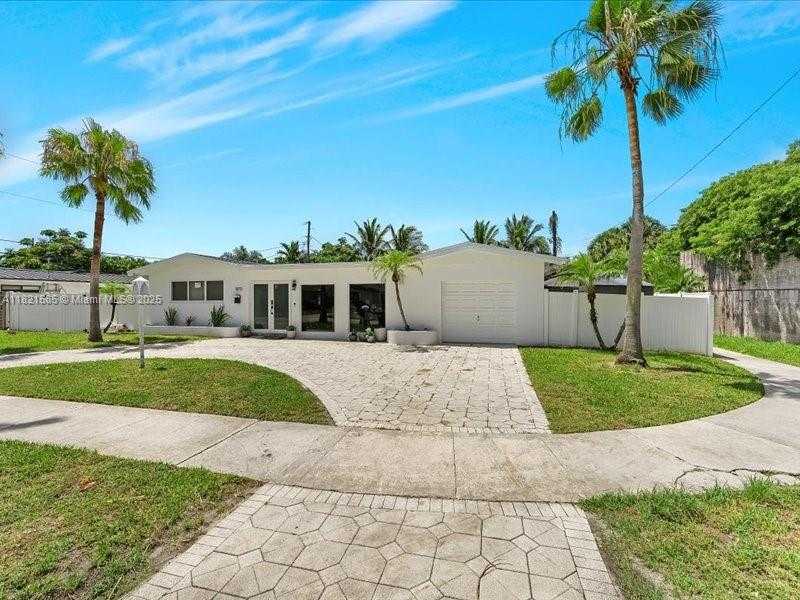 Small Image of 1870 NORTH EAST 208TH TER, Miami Number 2
