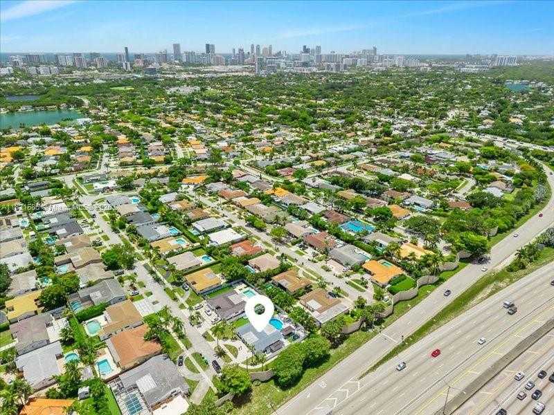 Small Image of 1870 NORTH EAST 208TH TER, Miami Number 29