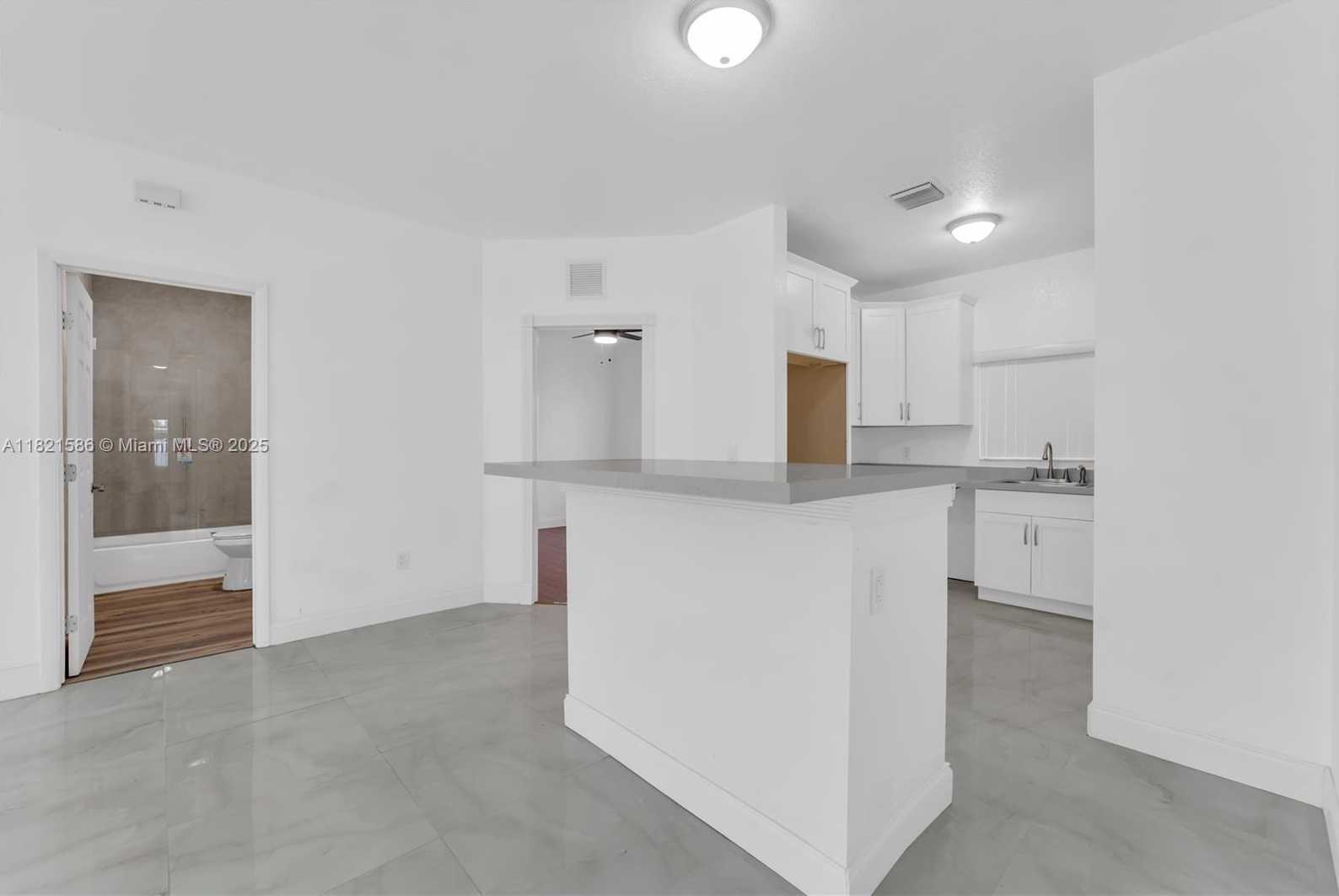 Small Image of 363 SOUTH WEST 1ST TER, Deerfield Beach Number 3