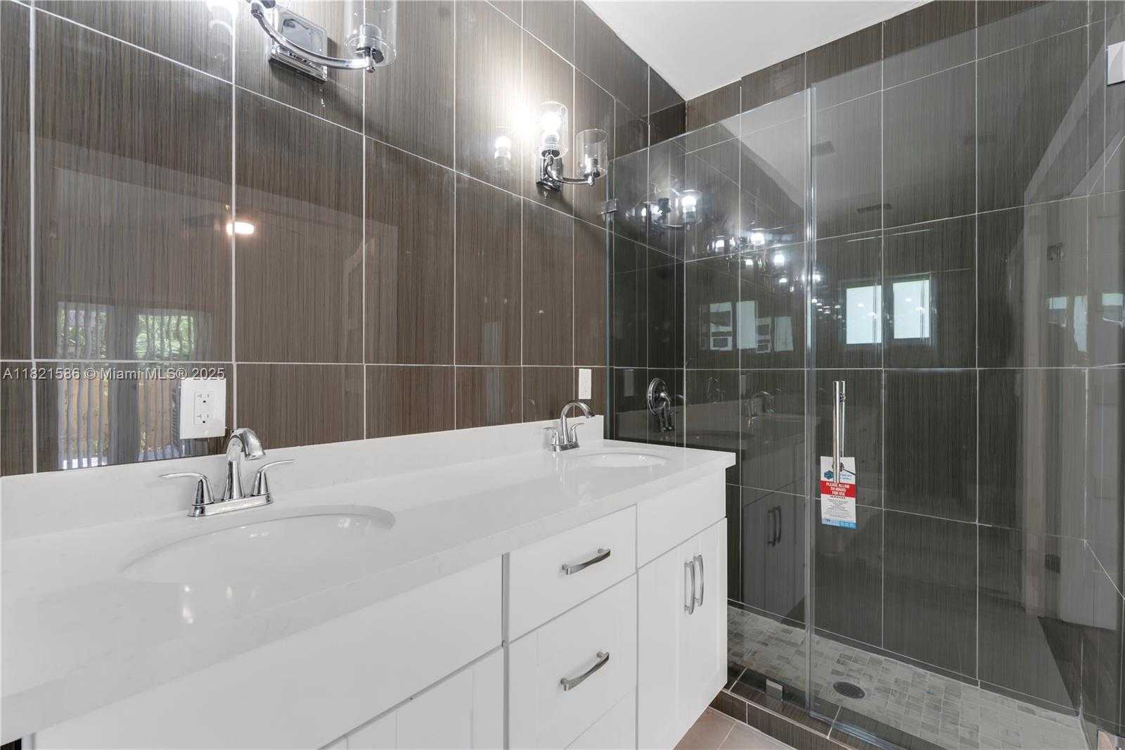 Small Image of 363 SOUTH WEST 1ST TER, Deerfield Beach Number 8
