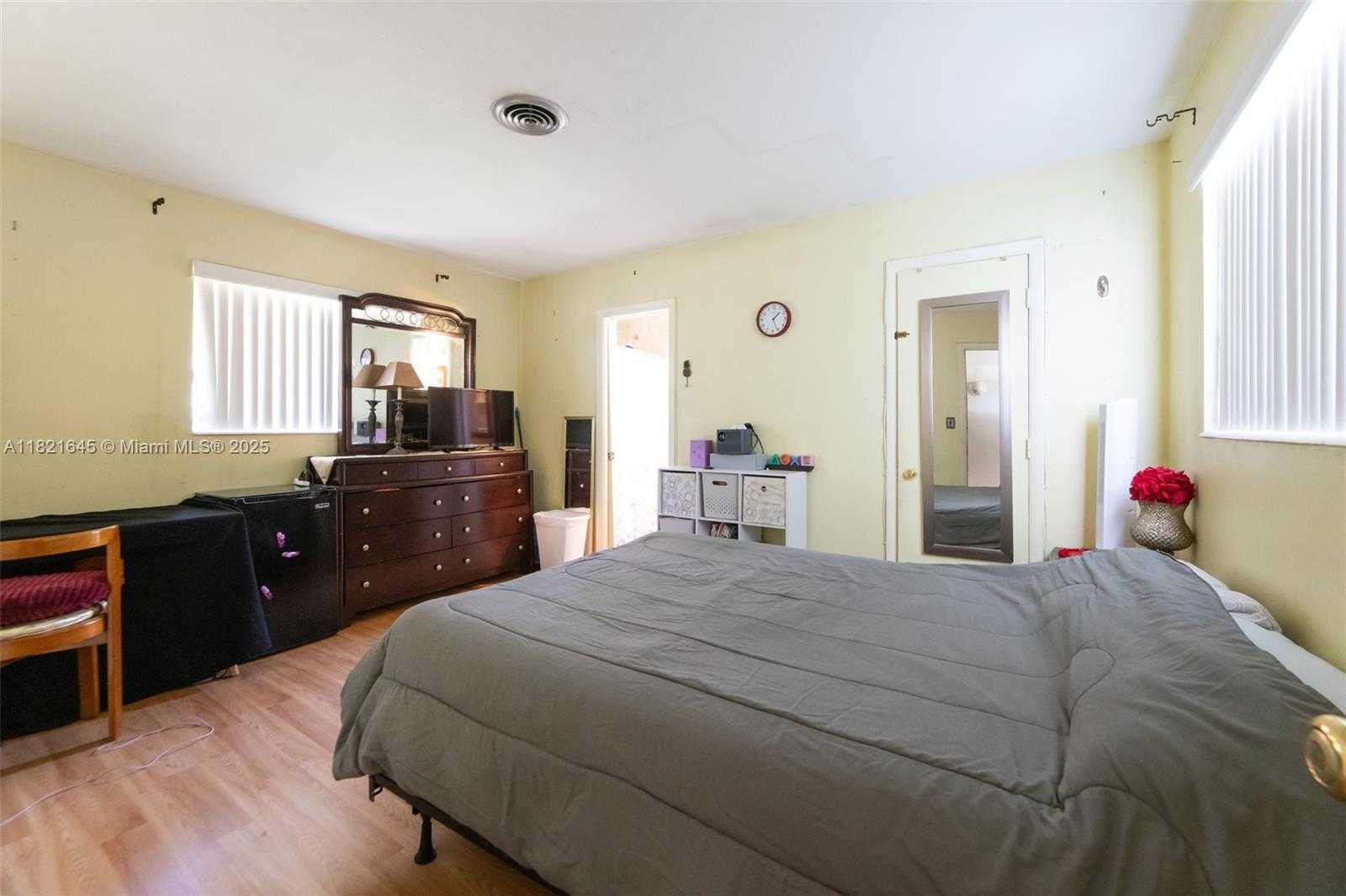 Small Image of 6701 NORTH WEST 6TH ST, Margate Number 14
