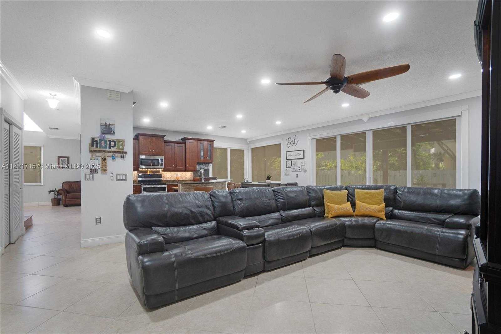Small Image of 801 NORTH WEST 156TH AVE, Pembroke Pines Number 16