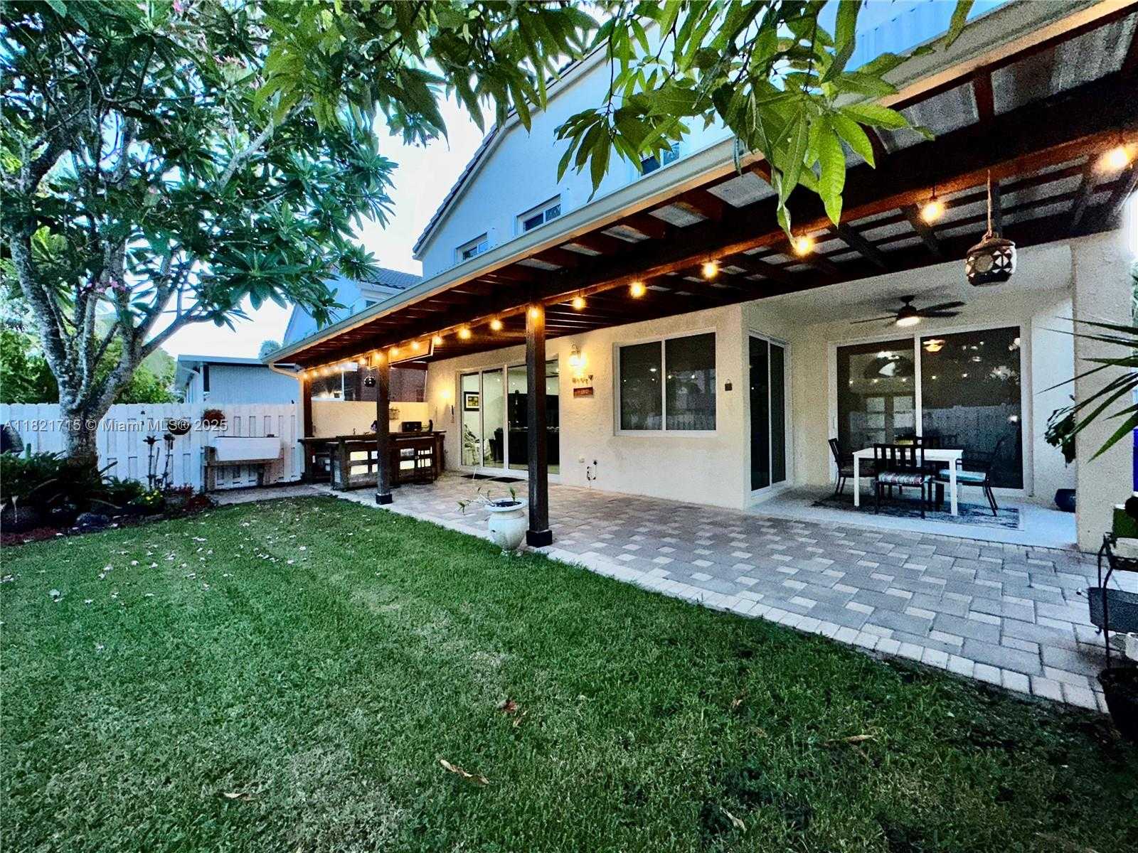 Small Image of 801 NORTH WEST 156TH AVE, Pembroke Pines Number 2