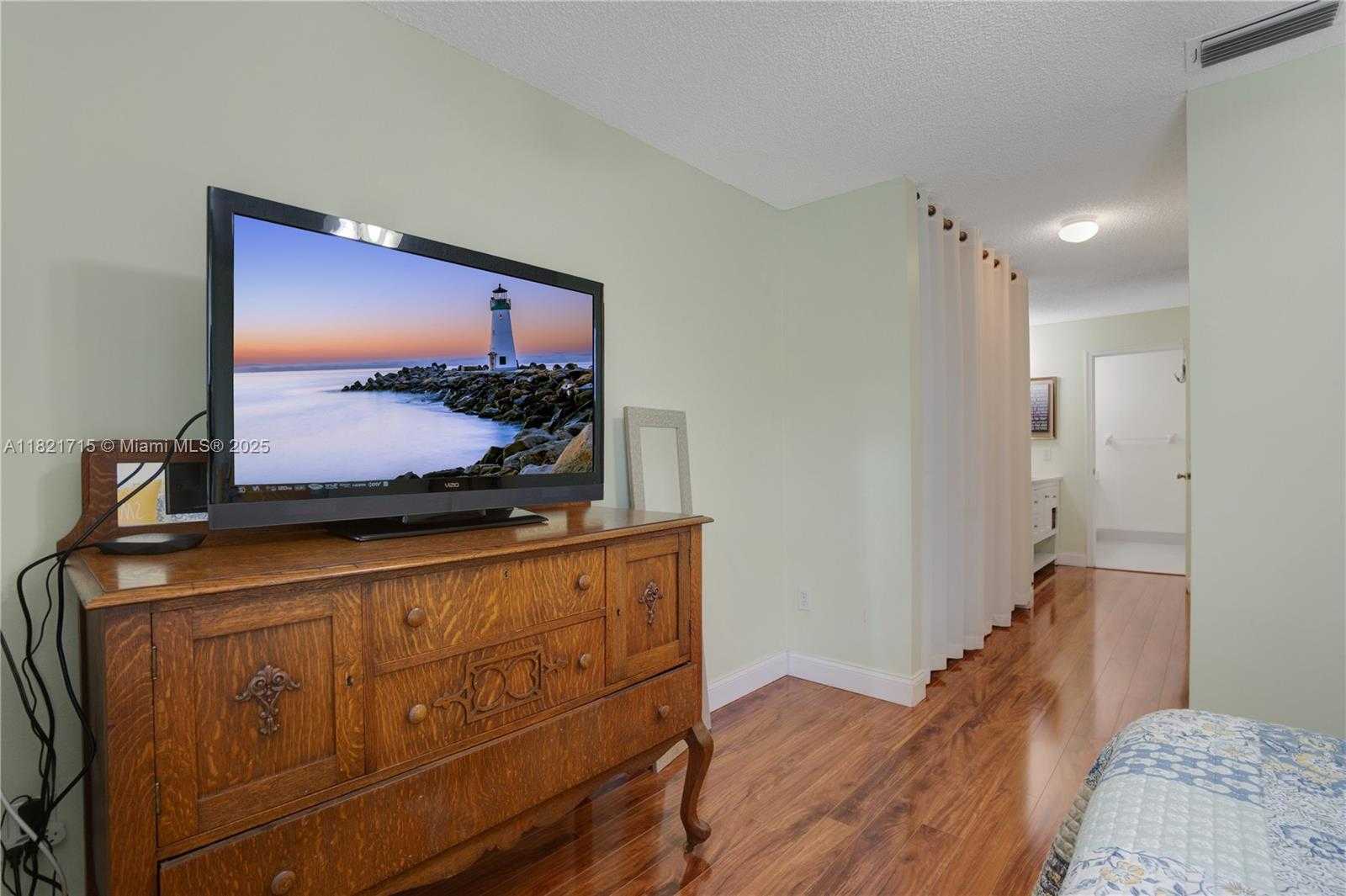 Small Image of 801 NORTH WEST 156TH AVE, Pembroke Pines Number 36