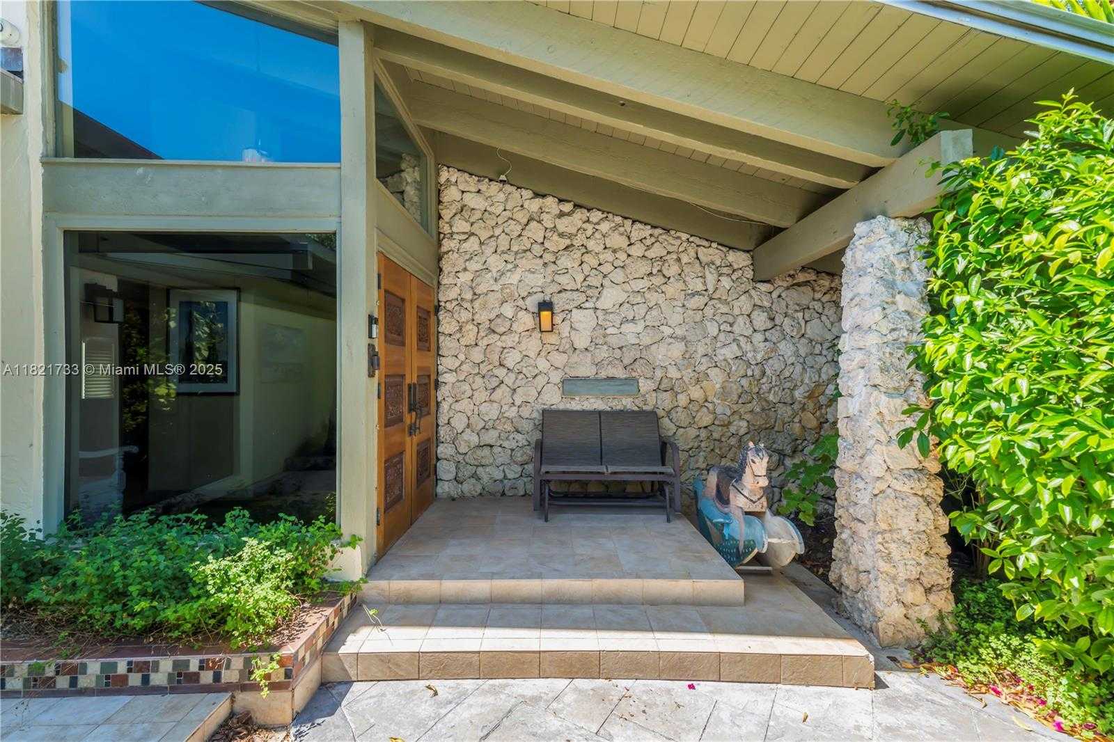 Small Image of 2691 SOUTH WEST 110TH WAY, Davie Number 3