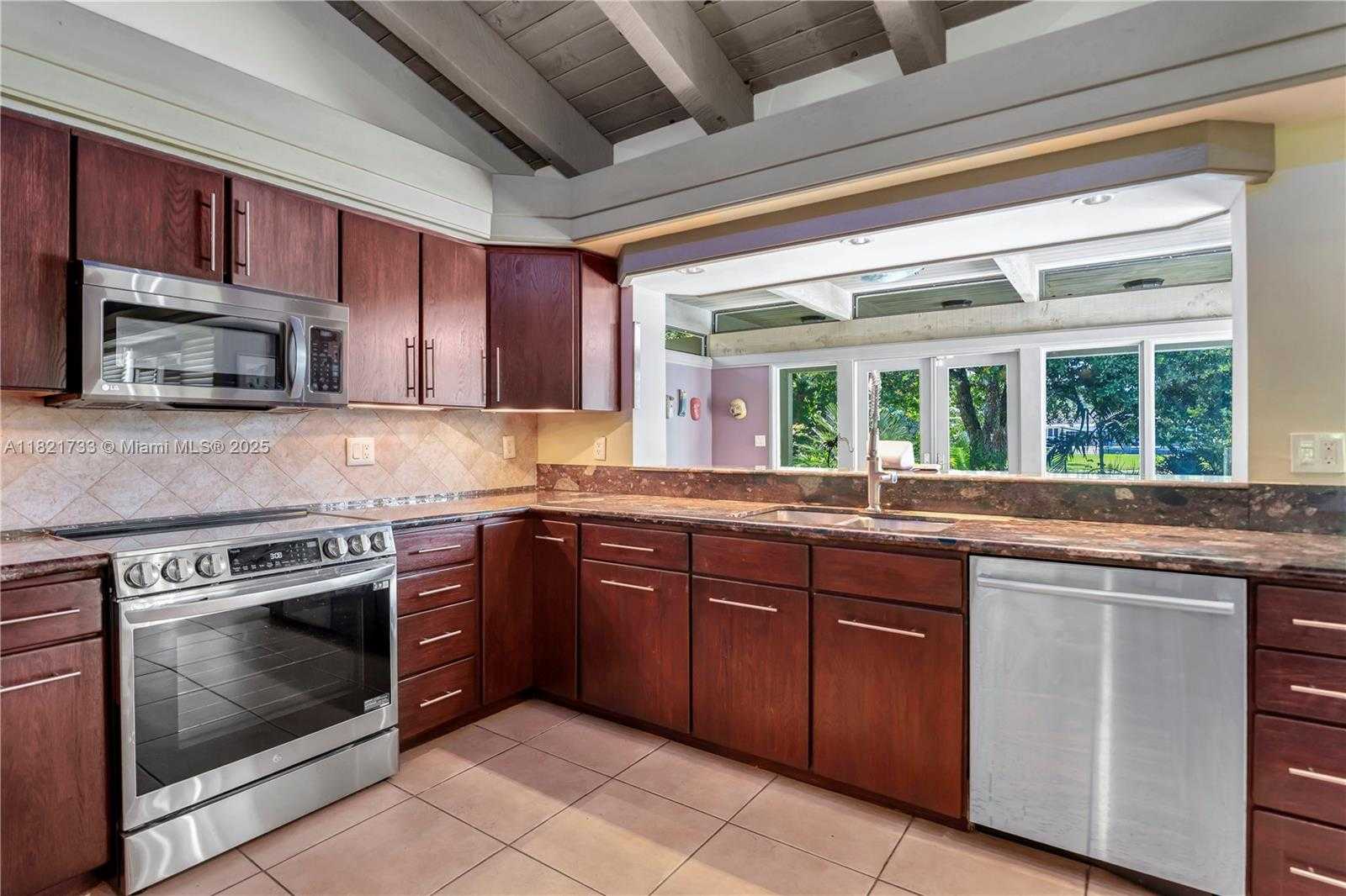 Small Image of 2691 SOUTH WEST 110TH WAY, Davie Number 35