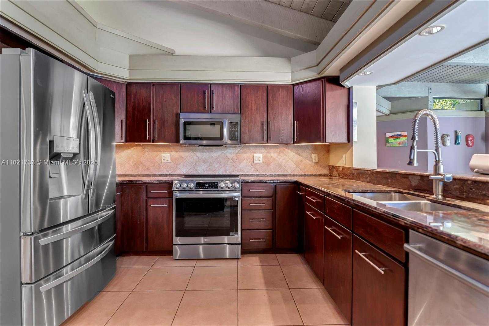 Small Image of 2691 SOUTH WEST 110TH WAY, Davie Number 7