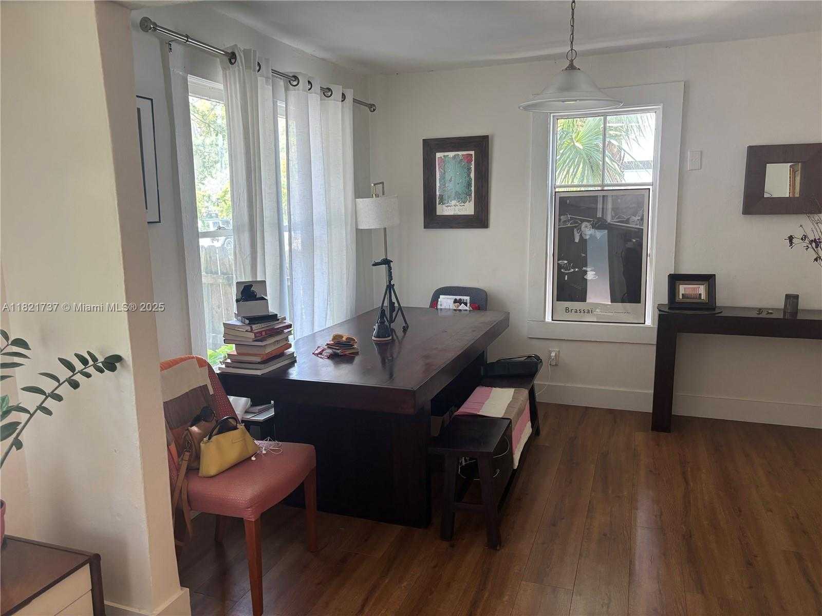 Small Image of 2985 AVIATION AVE, Miami Number 10