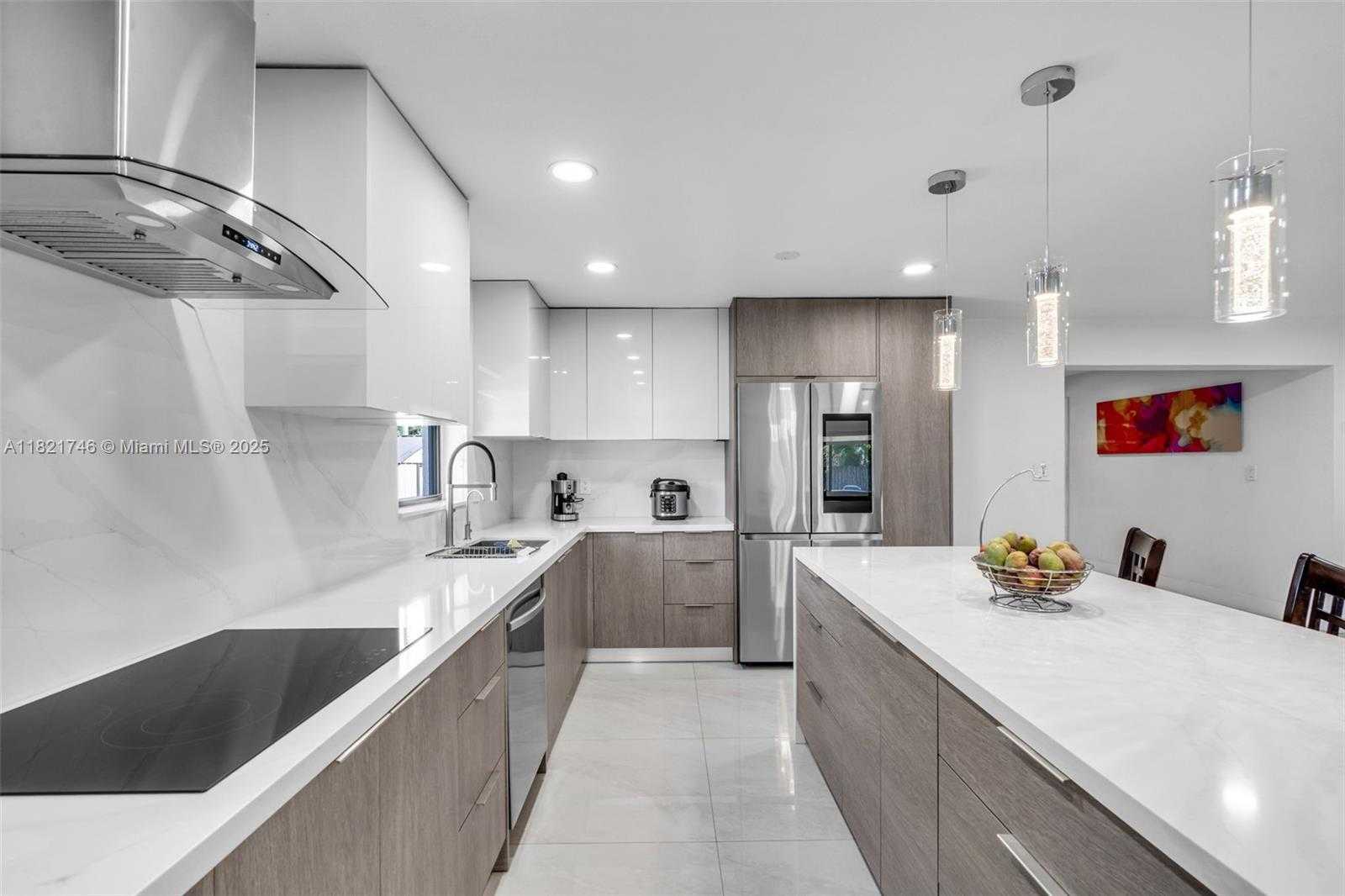 Small Image of 7100 MCCLELLAN ST, Hollywood Number 10