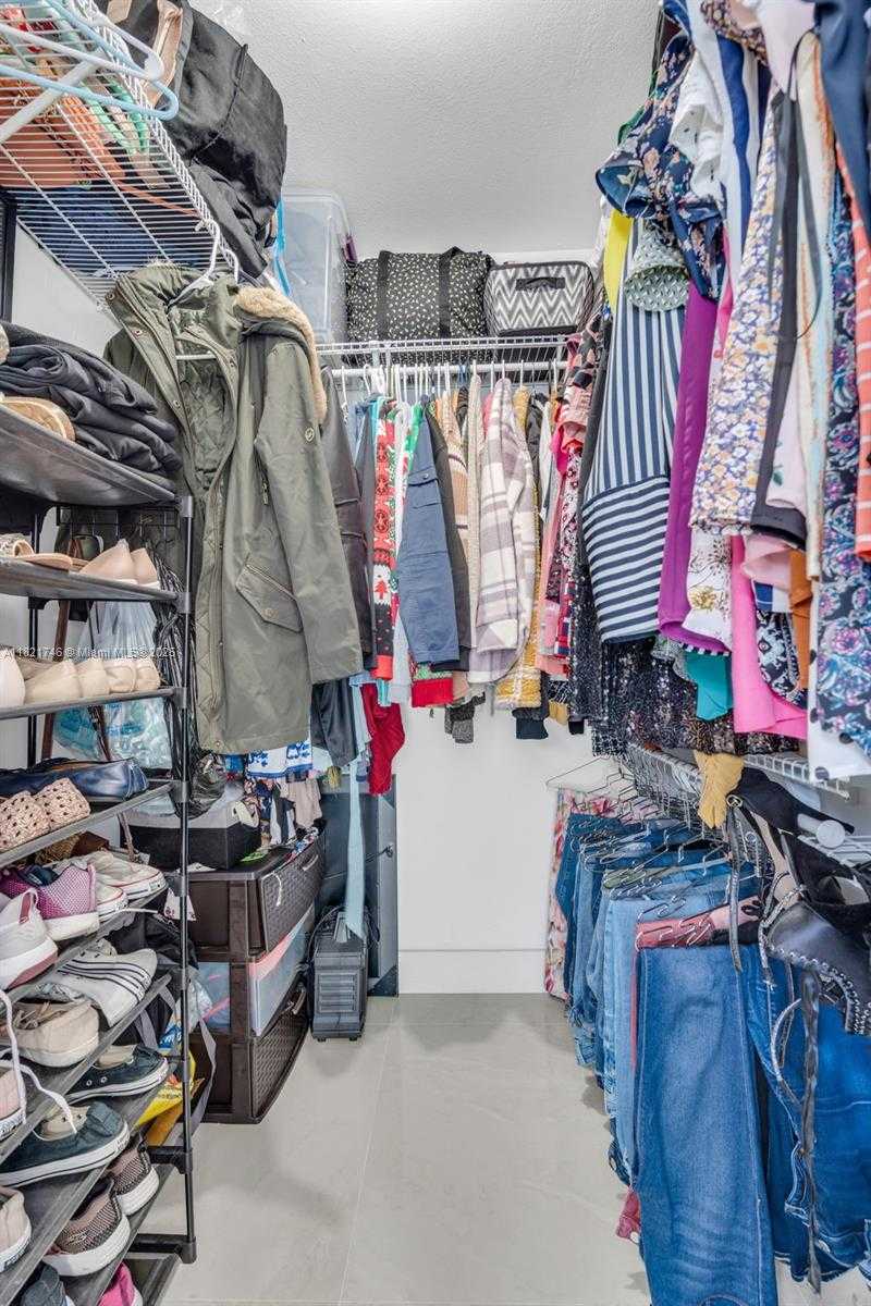 Small Image of 7100 MCCLELLAN ST, Hollywood Number 17