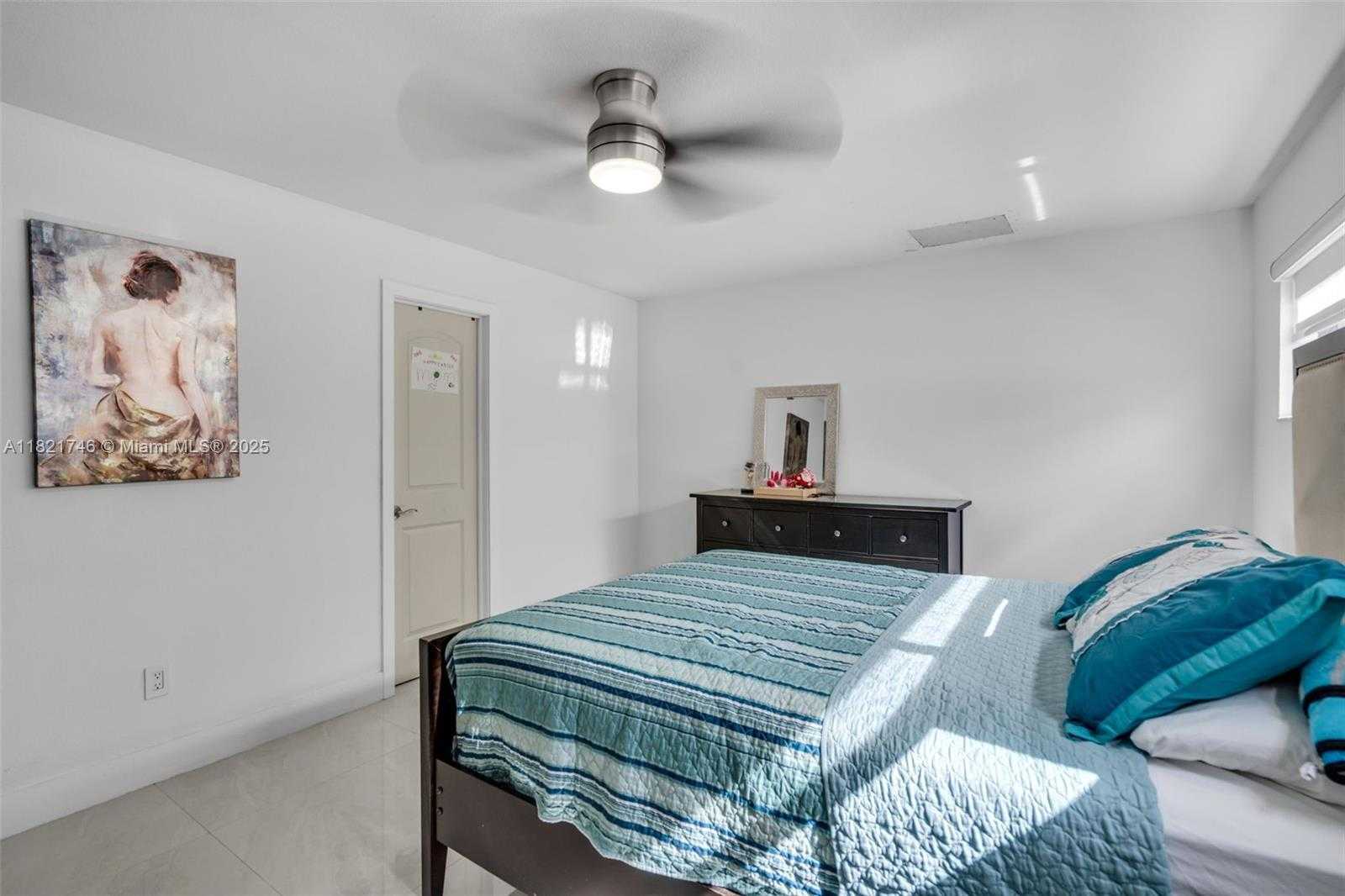 Small Image of 7100 MCCLELLAN ST, Hollywood Number 20