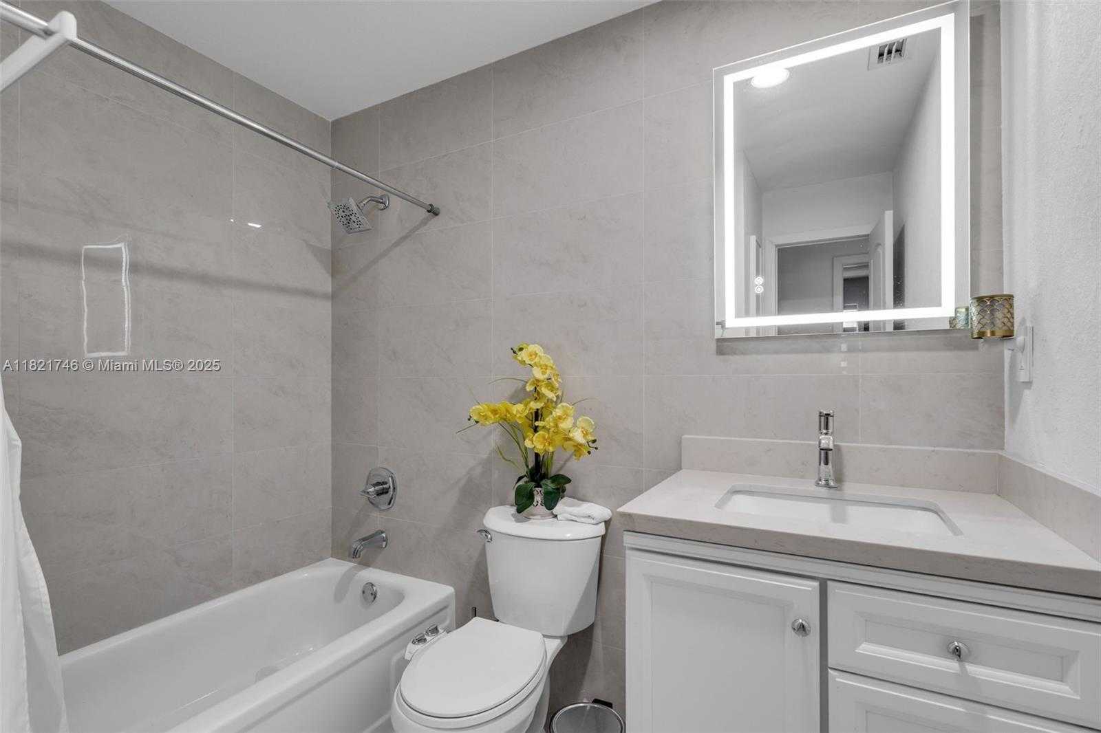 Small Image of 7100 MCCLELLAN ST, Hollywood Number 22