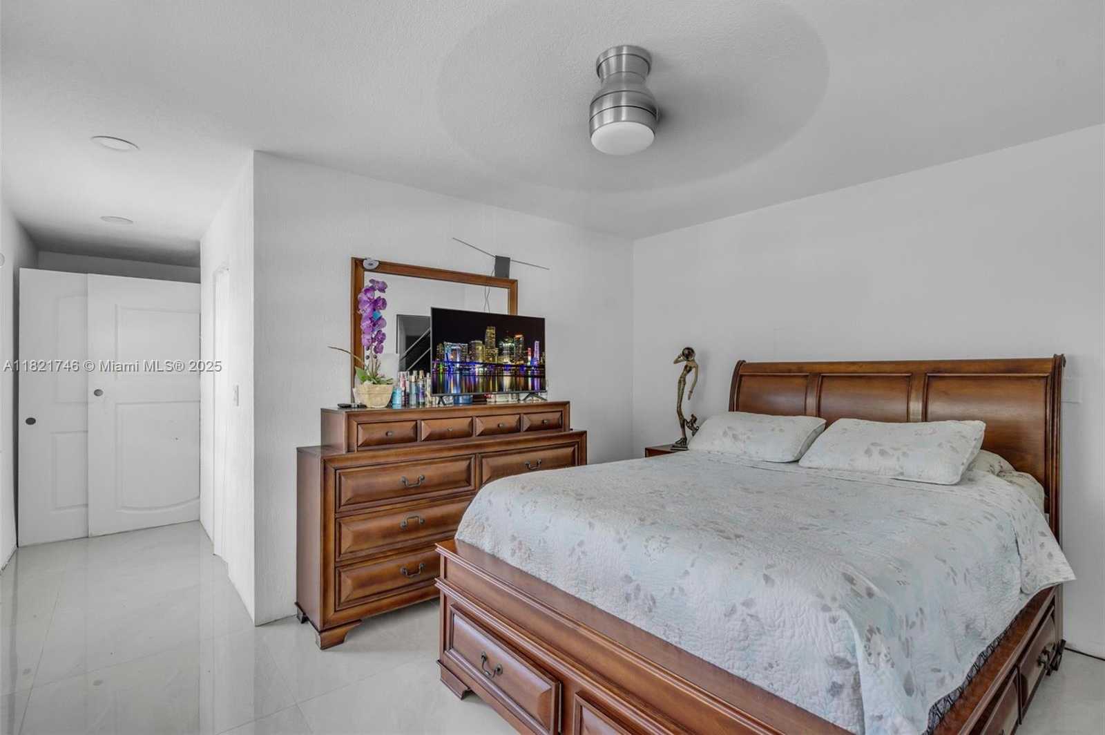 Small Image of 7100 MCCLELLAN ST, Hollywood Number 23