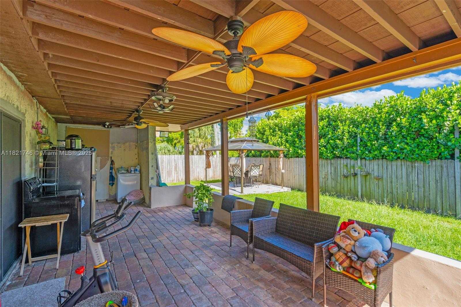 Small Image of 7100 MCCLELLAN ST, Hollywood Number 26