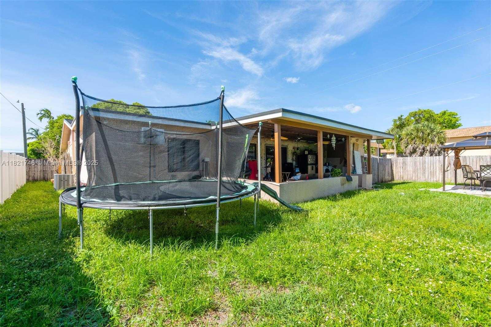 Small Image of 7100 MCCLELLAN ST, Hollywood Number 28