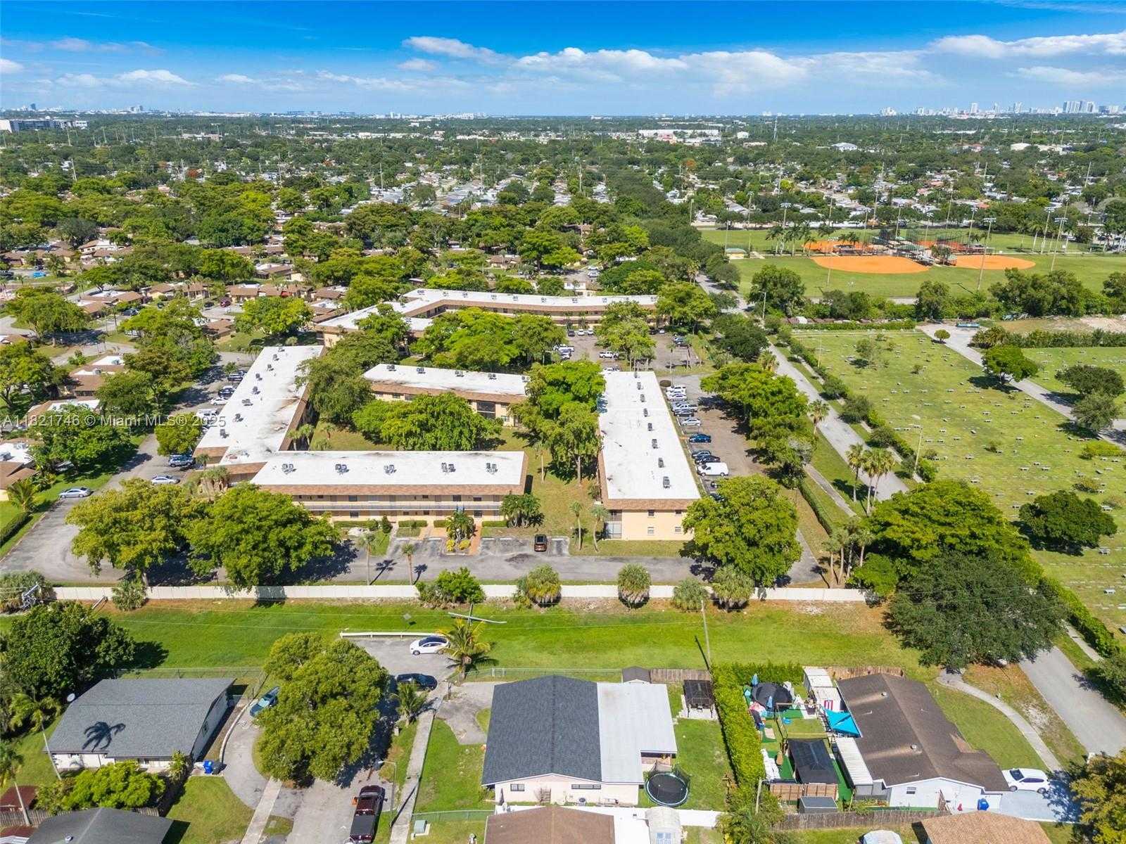 Small Image of 7100 MCCLELLAN ST, Hollywood Number 34