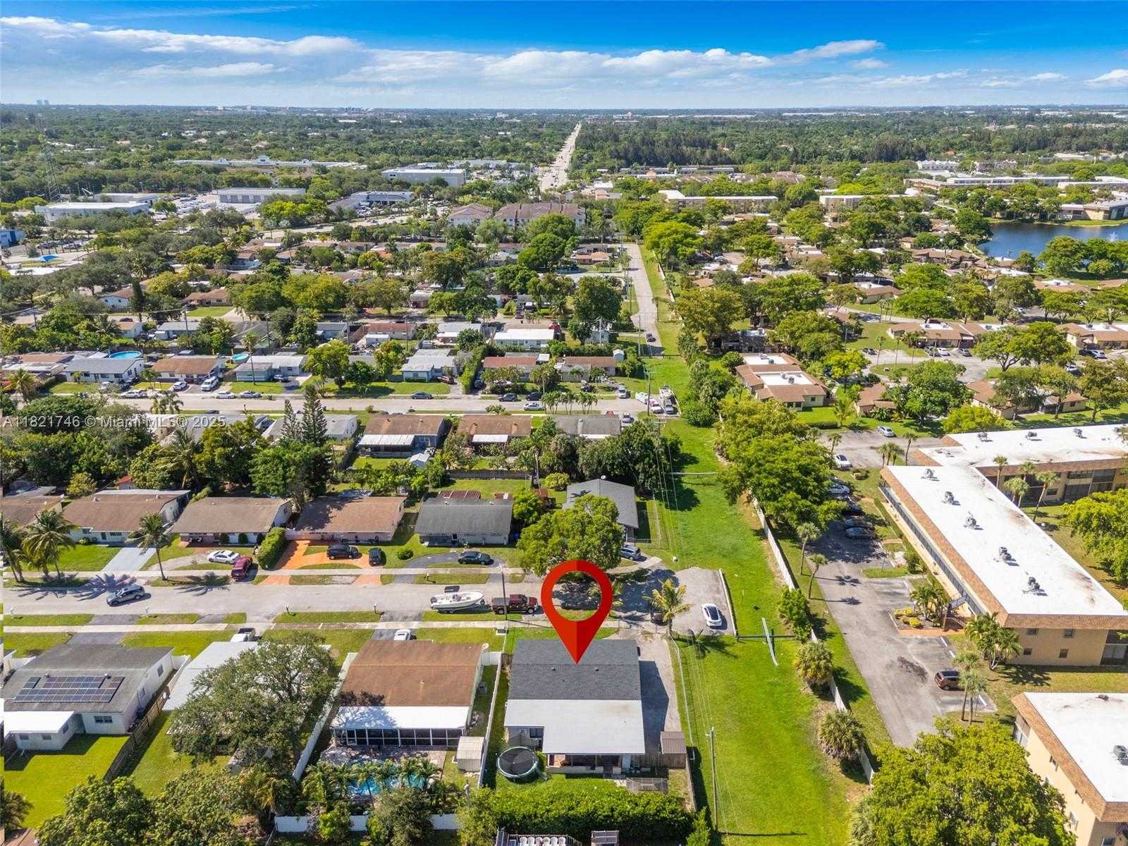 Small Image of 7100 MCCLELLAN ST, Hollywood Number 35