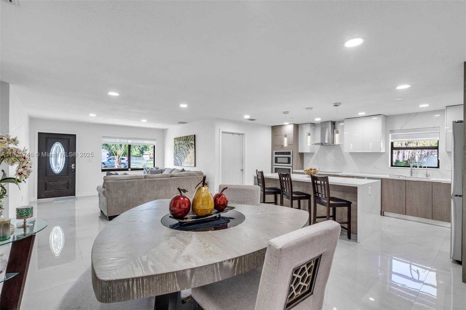 Small Image of 7100 MCCLELLAN ST, Hollywood Number 8