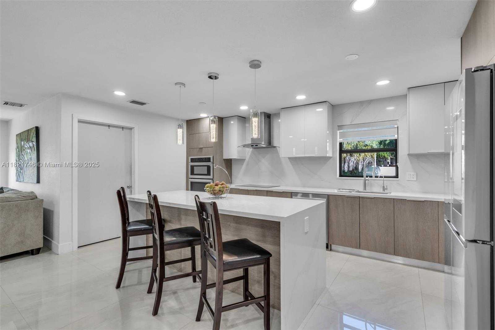 Small Image of 7100 MCCLELLAN ST, Hollywood Number 9