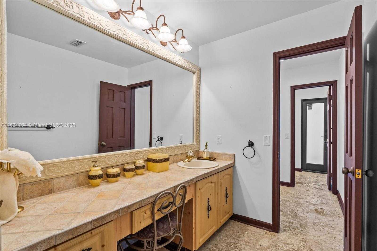 Small Image of 800 DIPLOMAT PKWY, Hallandale Beach Number 33