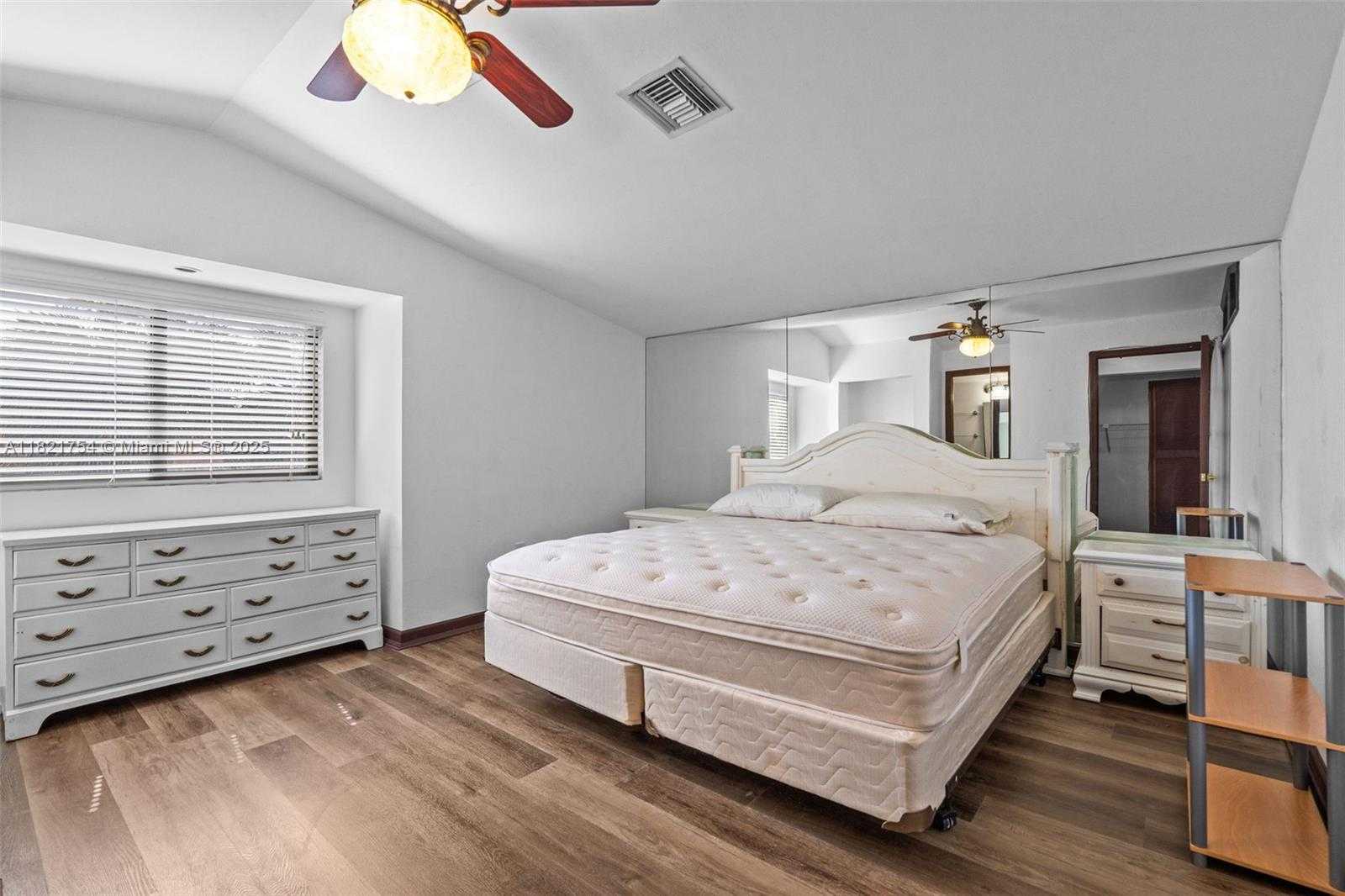 Small Image of 800 DIPLOMAT PKWY, Hallandale Beach Number 59