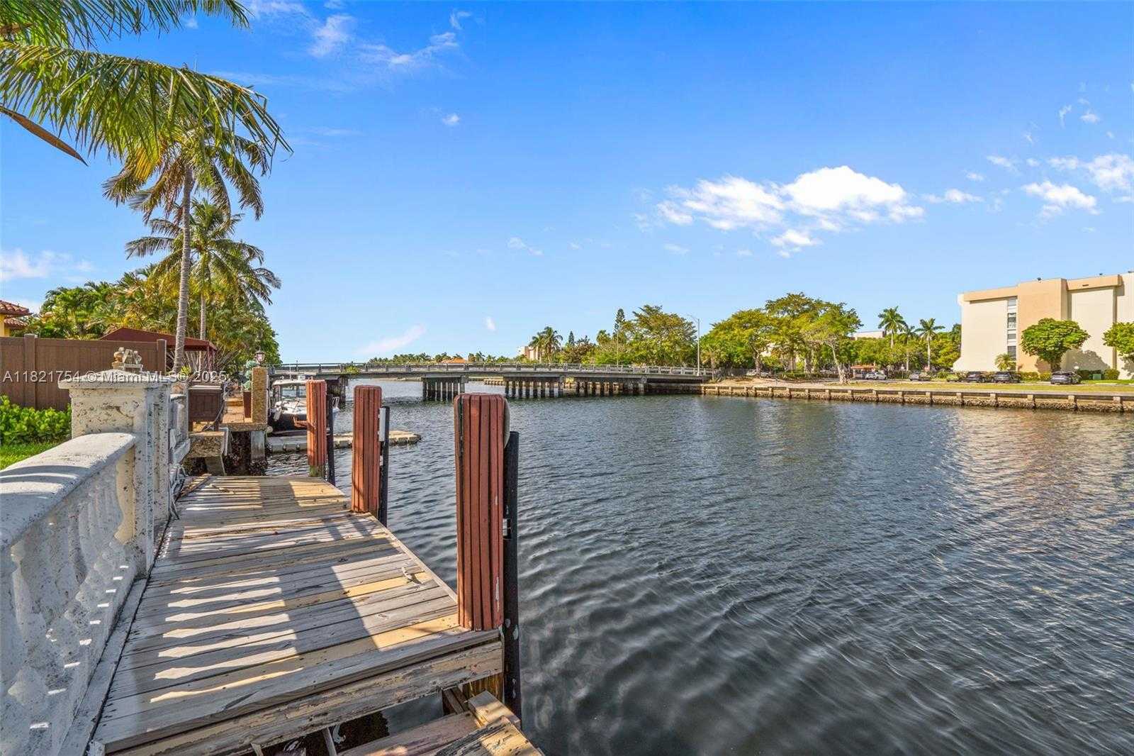 Small Image of 800 DIPLOMAT PKWY, Hallandale Beach Number 69