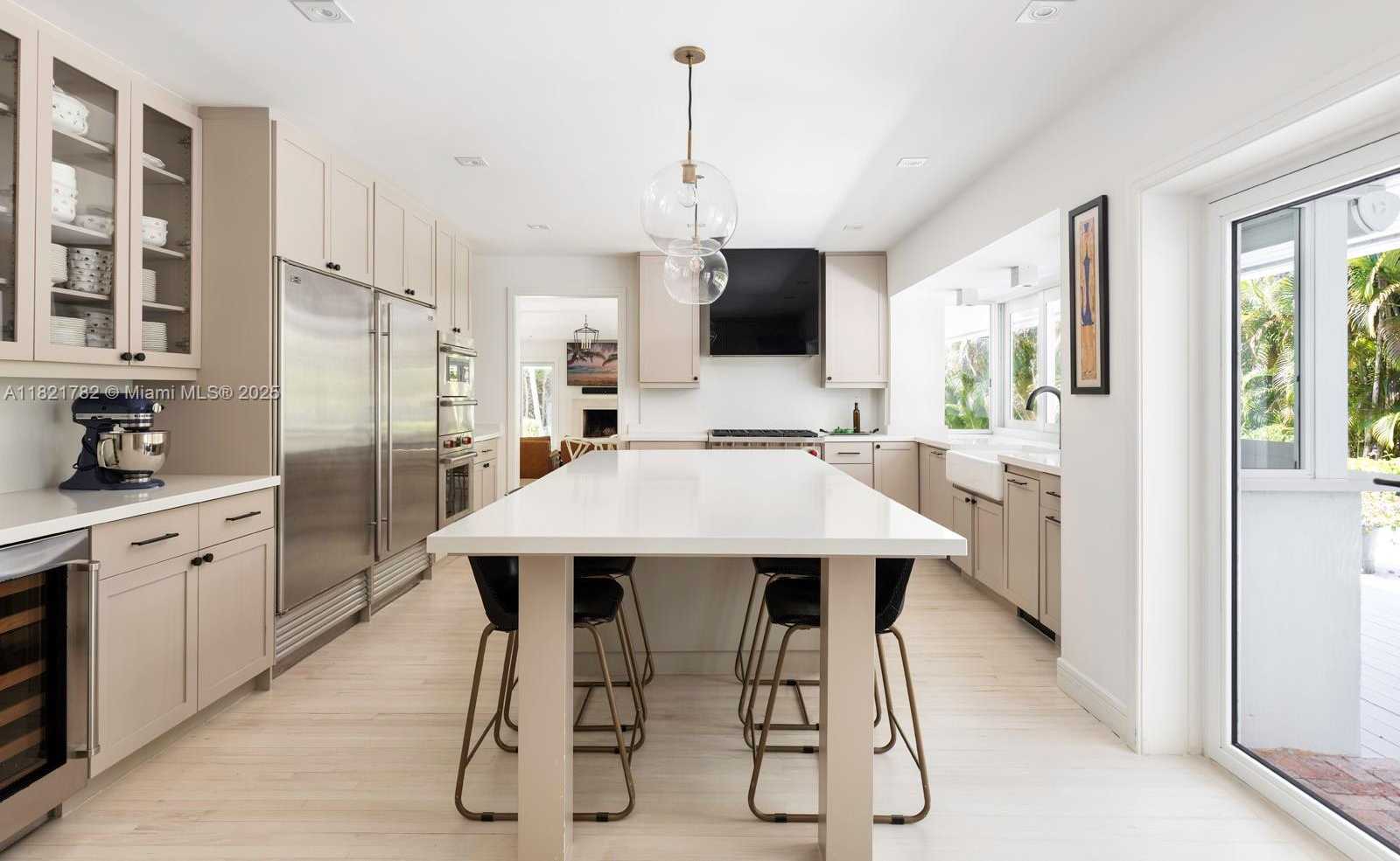 Small Image of 11100 PARADELA ST, Coral Gables Number 12