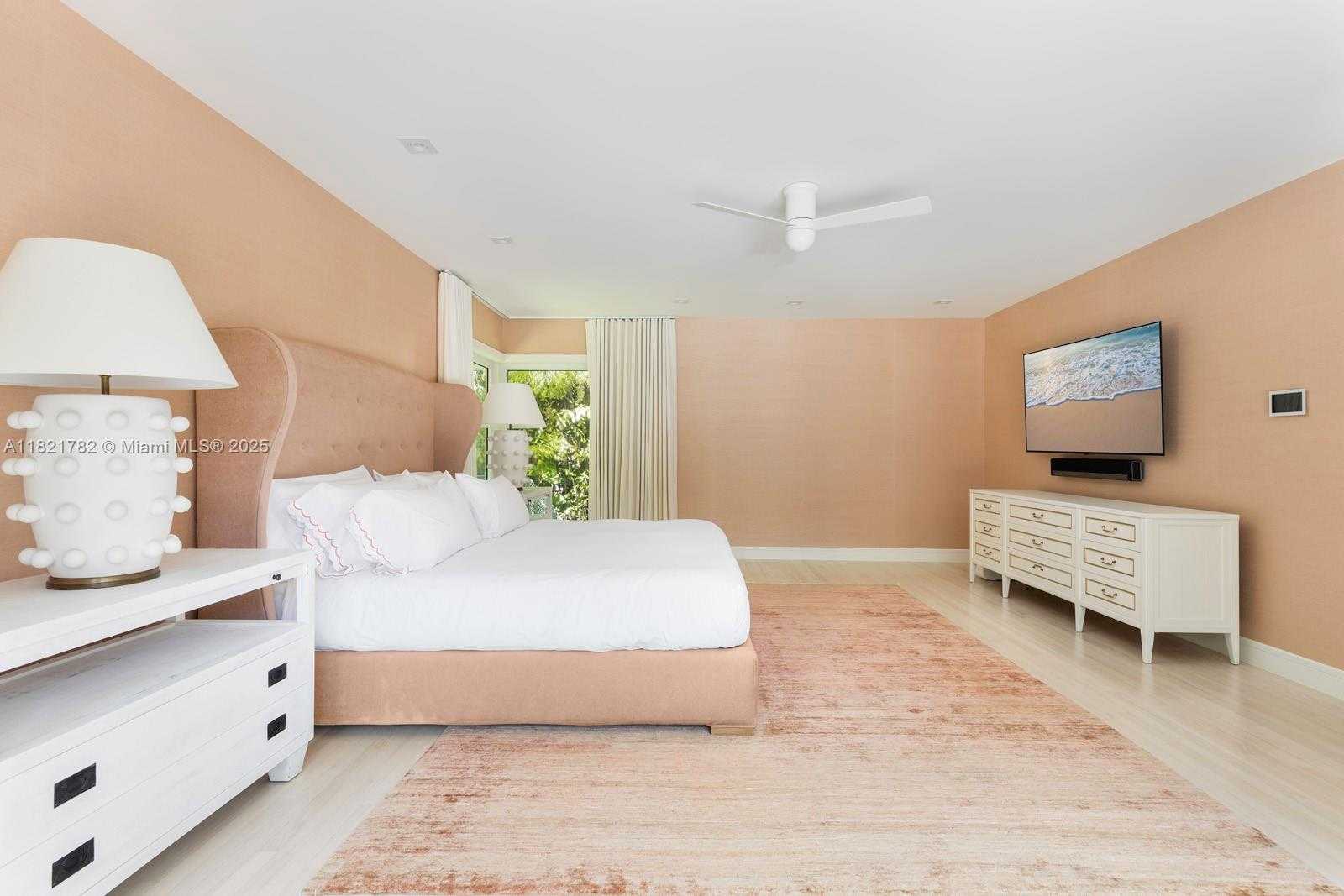 Small Image of 11100 PARADELA ST, Coral Gables Number 16
