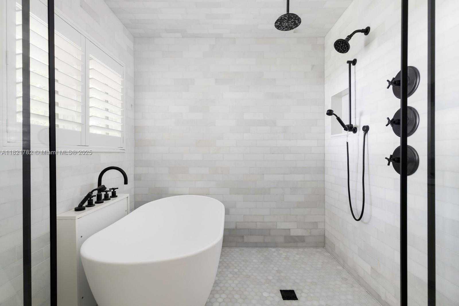 Small Image of 11100 PARADELA ST, Coral Gables Number 18