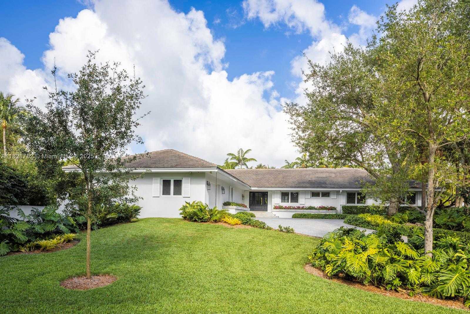 Small Image of 11100 PARADELA ST, Coral Gables Number 2