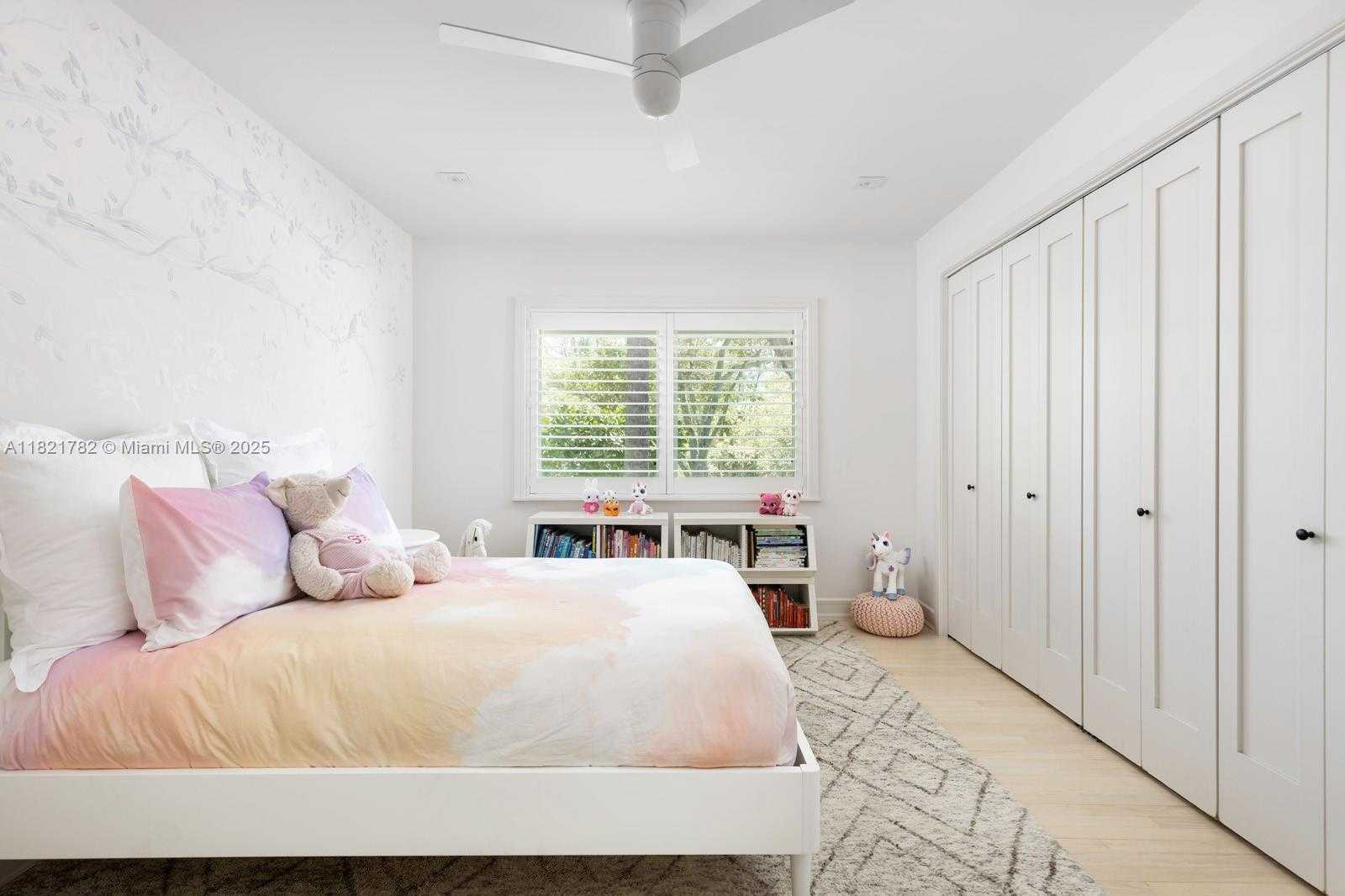 Small Image of 11100 PARADELA ST, Coral Gables Number 20
