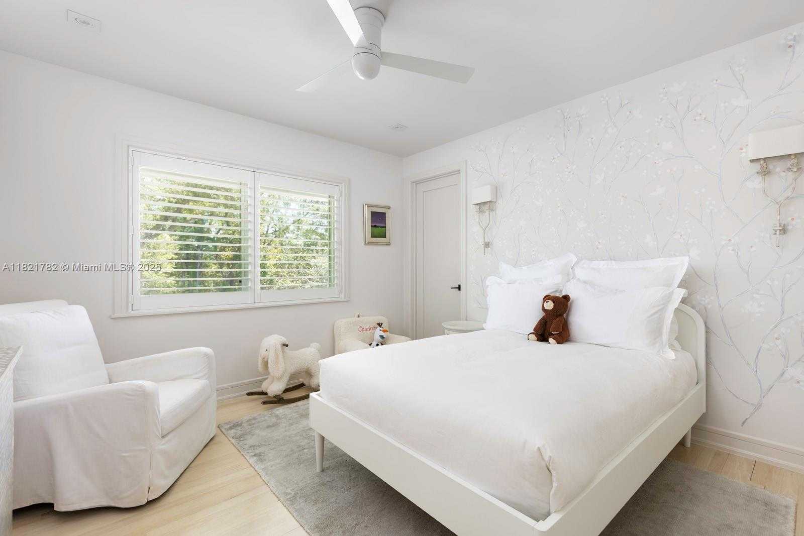 Small Image of 11100 PARADELA ST, Coral Gables Number 22